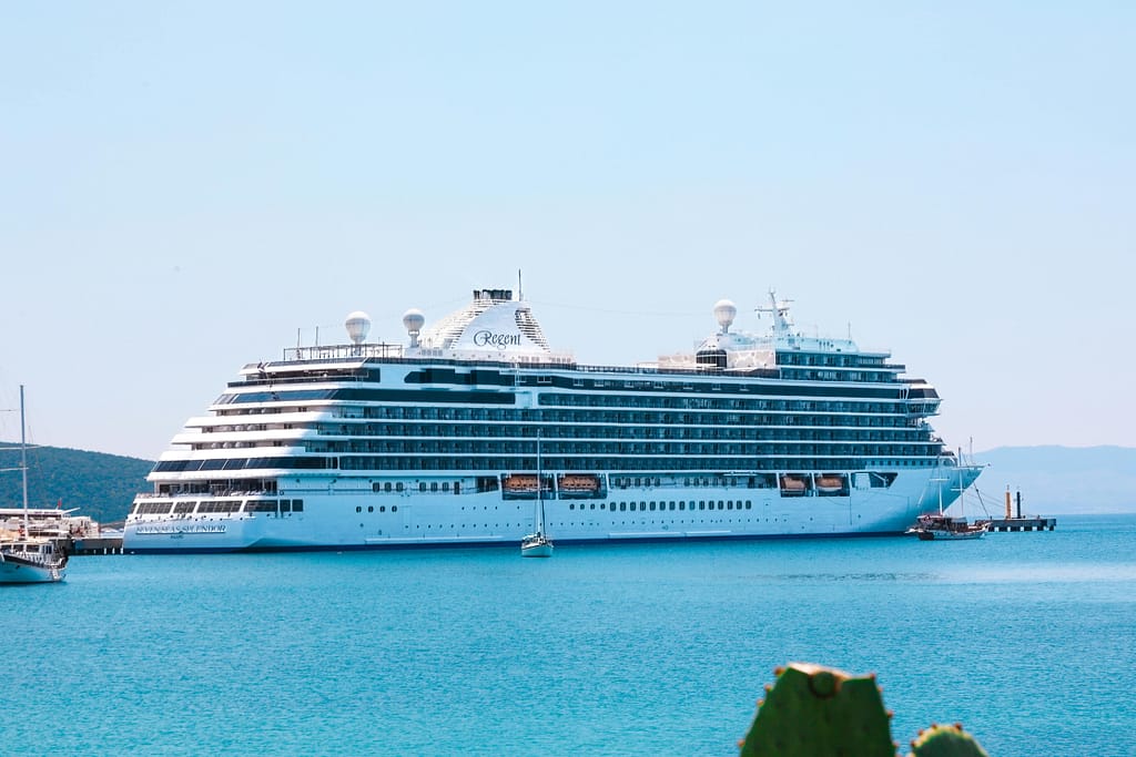 Sea Seven Seas Cruise Ship