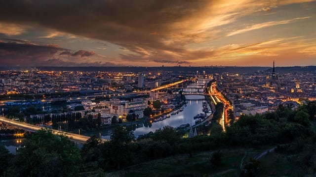 buildings-5713656_640 Bridge in France at dusk